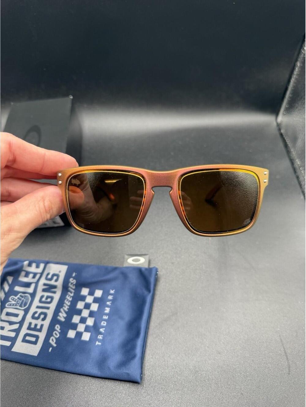 Oakley Holbrook Troy Lee Red Gold Shift/Prizm Bronze OO9102-T555